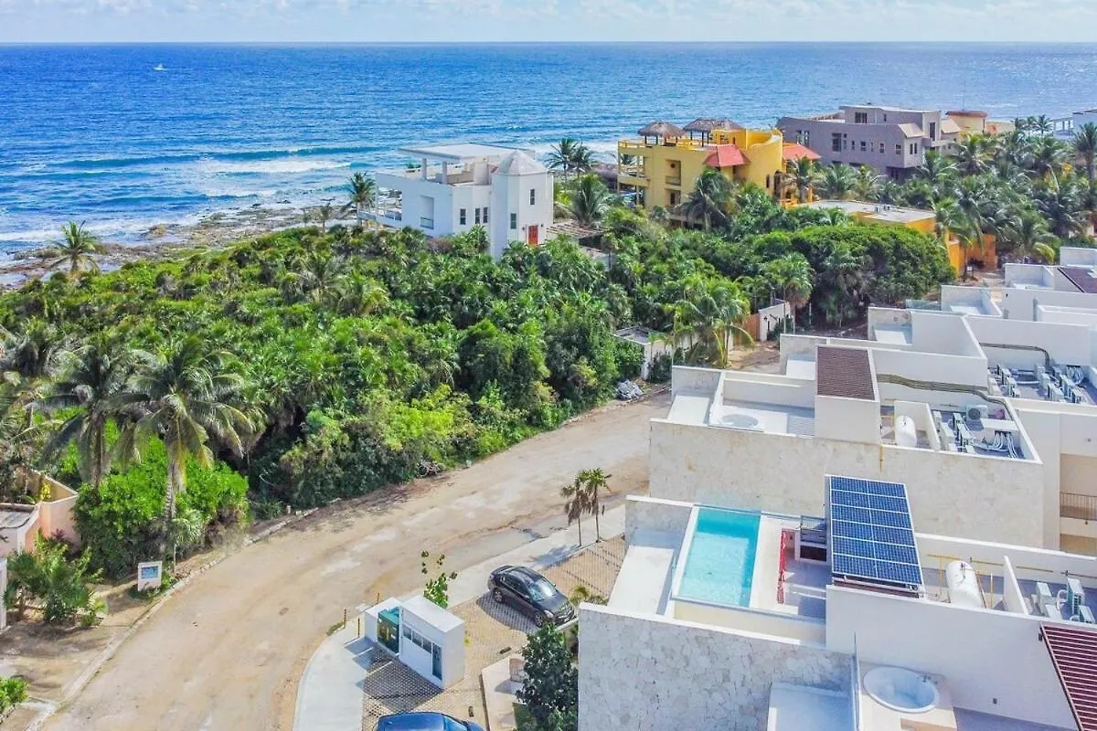 別荘 Luxury Studio With Rooftop Pool And Seaview Balcony アクマル
