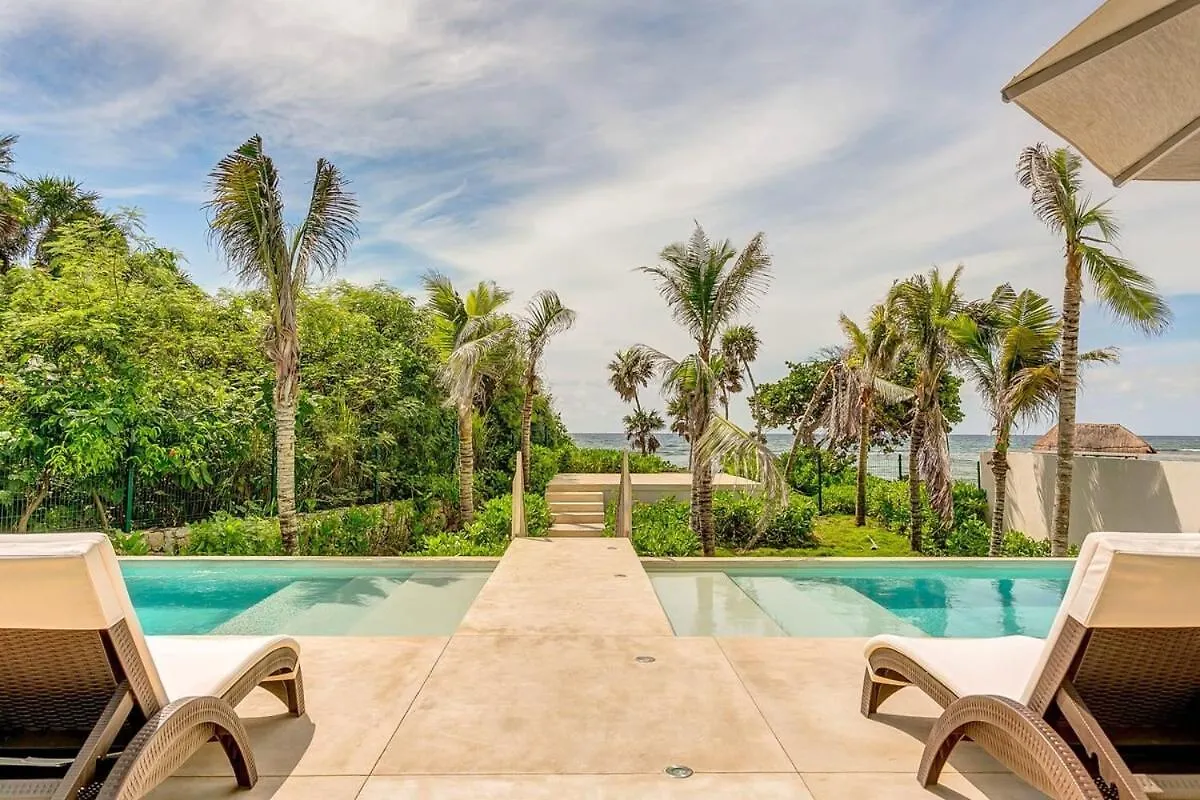 別荘 Luxury Studio With Rooftop Pool And Seaview Balcony アクマル