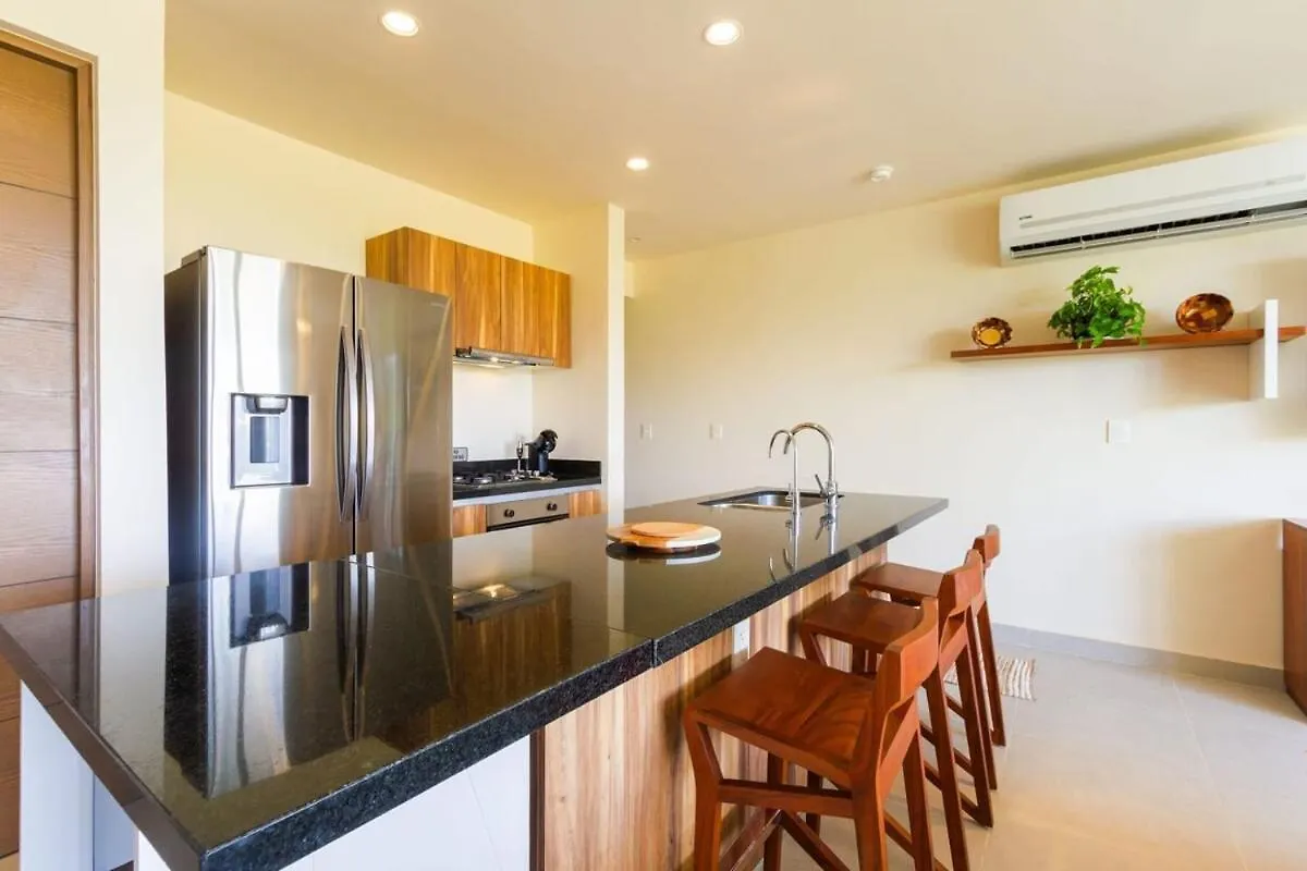 Luxury Studio With Rooftop Pool And Seaview Balcony アクマル