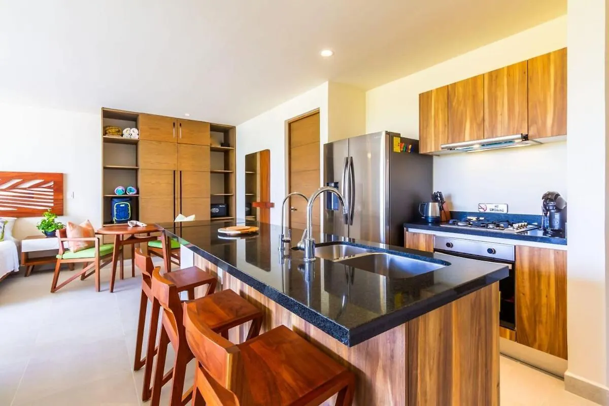 Luxury Studio With Rooftop Pool And Seaview Balcony アクマル 0*,  メキシコ