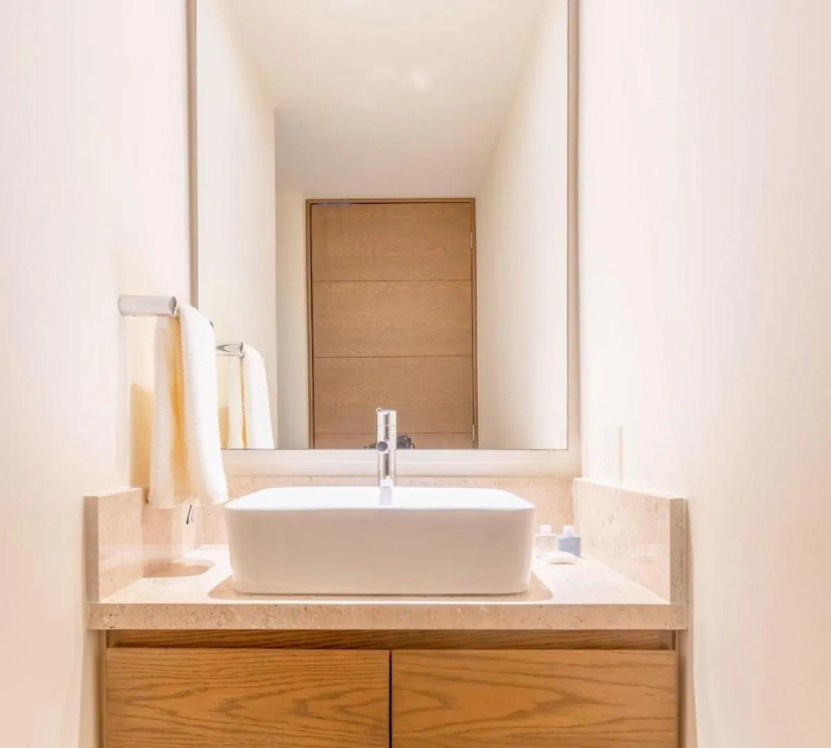 Luxury Studio With Rooftop Pool And Seaview Balcony アクマル 0*,