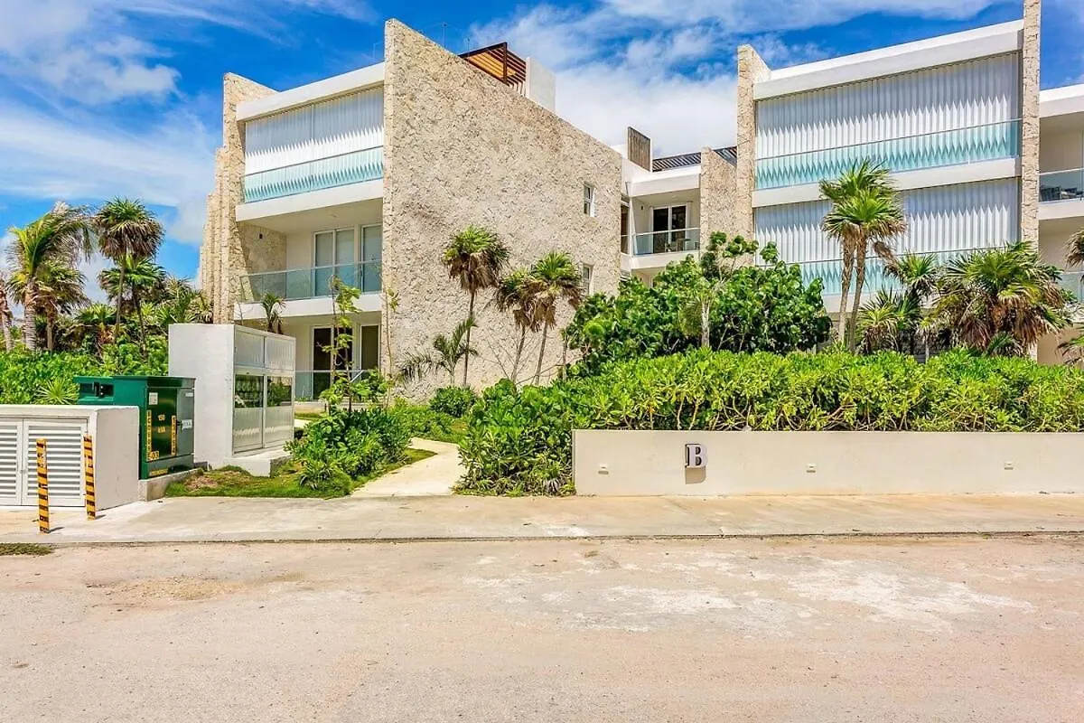 Luxury Studio With Rooftop Pool And Seaview Balcony アクマル 0*,